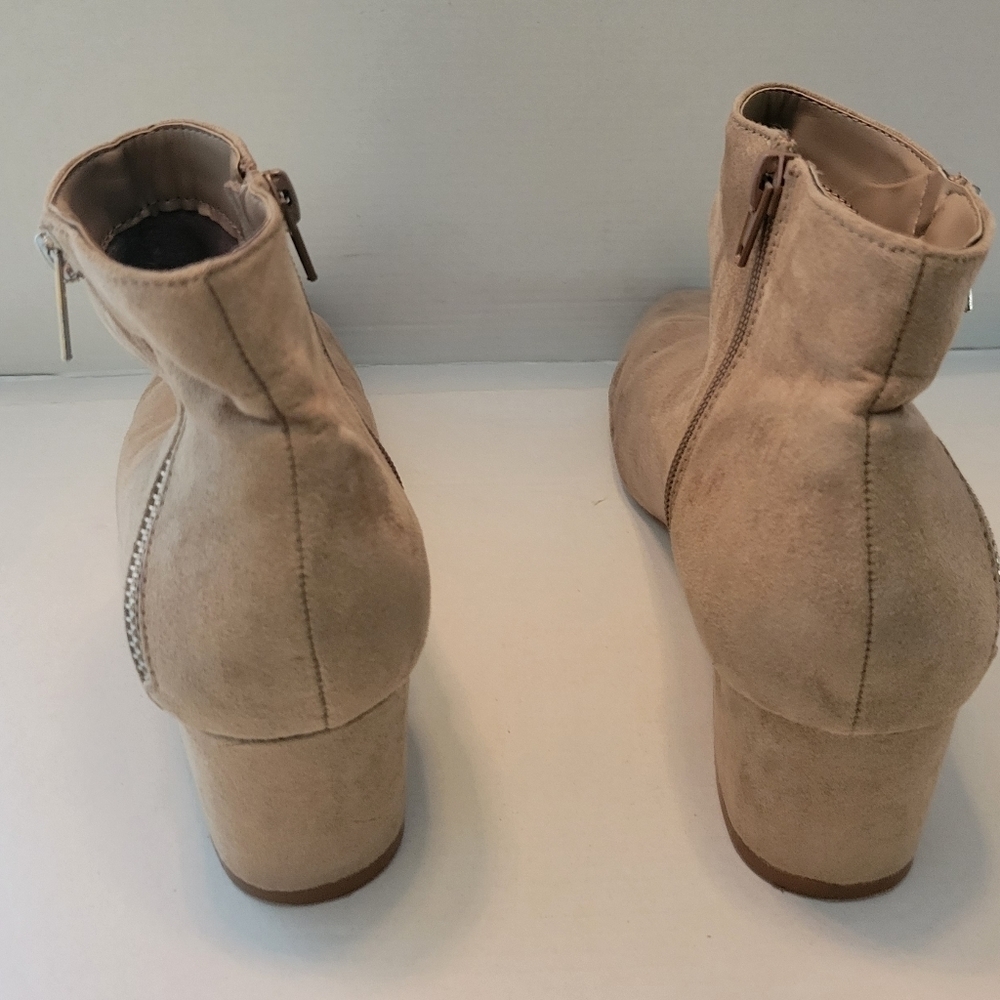 JustFab Women's Cherie Tan Suede Side Zip Ankle Boots Size 7.5 - Picture 7 of 7